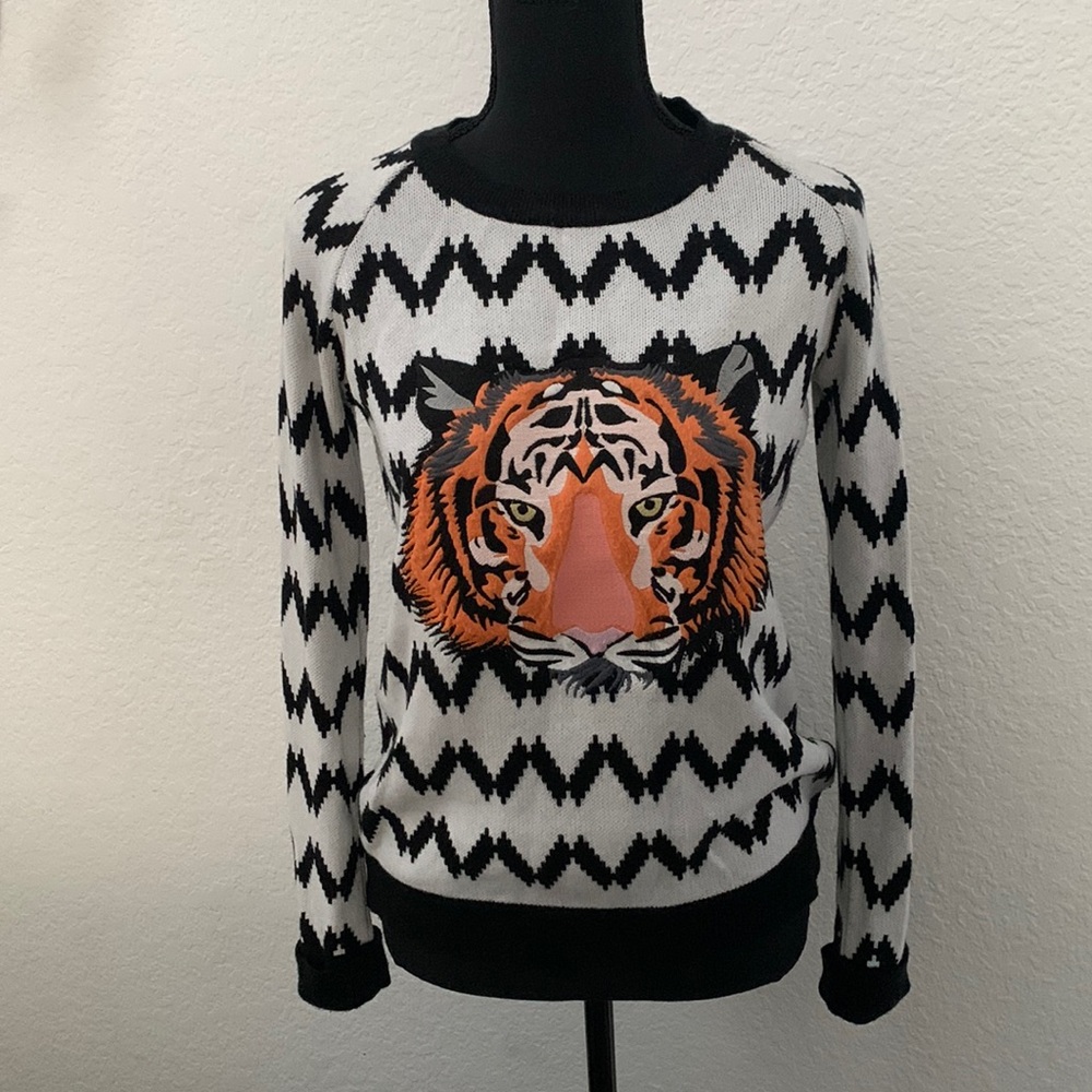 Awesome Top Shop embroidered tiger sweater, small